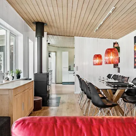 4 Bedroom Amazing In Ans By Prázdninový dům